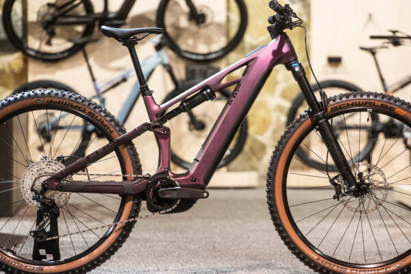 VIDEO ‎| Predstavenie horských elektrobicyklov Cube Stereo Hybrid ONE44 HPC 2025