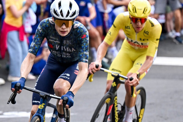 Keď bol Jonas vo vrcholnej forme, Tadej ho nikdy nezdolal. Adam Blythe verí, že Vingegaard môže poraziť Pogačara na Tour de France