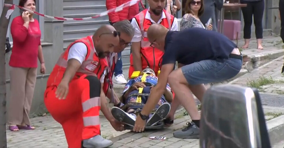 Mikel Landa aj Geoffrey Bouchard utrpeli zlomeniny stavcov pri hrozivom páde na Giro d’Italia