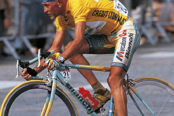 Ako Bianchi vytvorilo dokonalý cestný bicykel na mieru, ktorý priviedol Marca Pantaniho k triumfu na Giro d’Italia v roku 1998