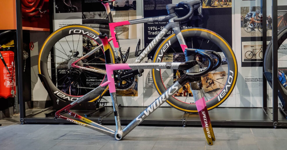 Fake vs. origin&aacute;l: Ako rozoznať origin&aacute;lny S-Works Tarmac SL8 od napodobeniny z AliExpressu?