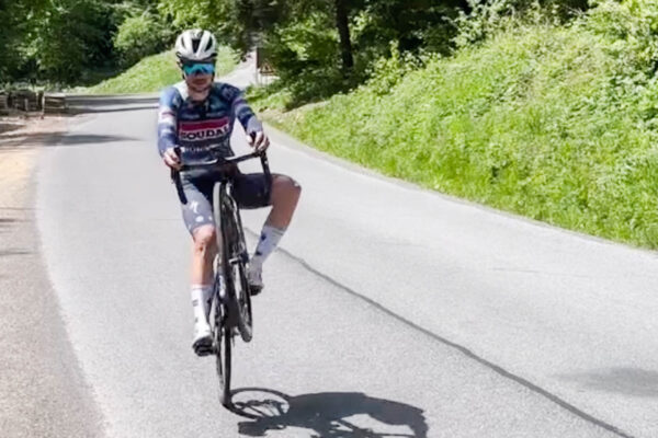 VIDEO ‎| Martin Svrček sa zotavuje zo zranení a začal už aj s tréningami na bicykli