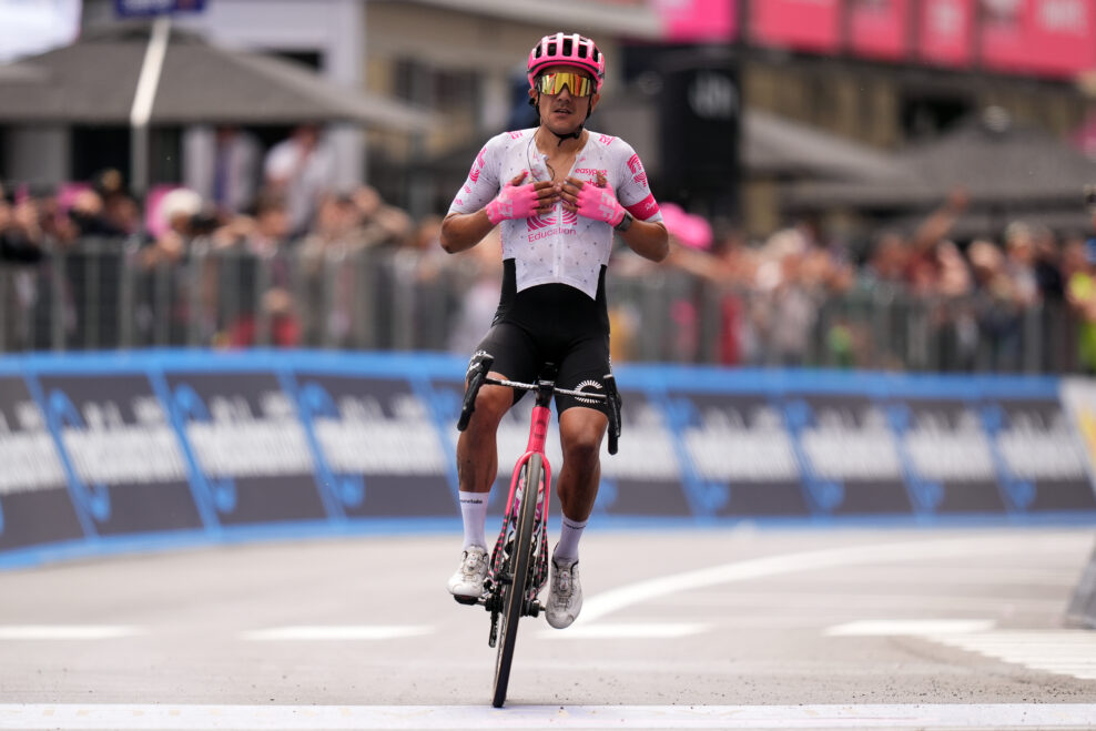 Richard Carapaz vyhral 11. etapu Giro d&rsquo;Italia po dominantnom &uacute;toku v z&aacute;verečnom st&uacute;pan&iacute;