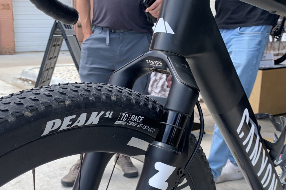 Ako vznikla nov&aacute; gravelov&aacute; odpružen&aacute; vidlica od DT Swiss?