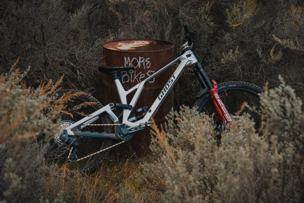 Ghost sa vracia do gravity segmentu s freeridov&yacute;m bicyklom Poacha