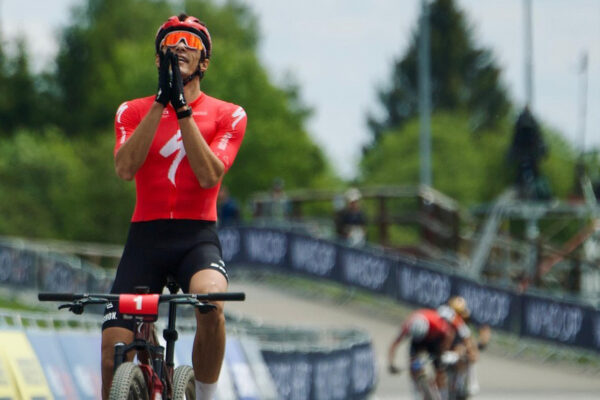 Christopher Blevins získal na Svetovom pohári XCO v Novom Měste na Moravě druhé víťazstvo v sezóne