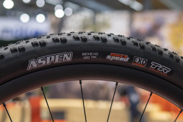 Maxxis na Eurobiku uk&aacute;zal pl&aacute;&scaron;te Aspen v rozmere 32 palcov