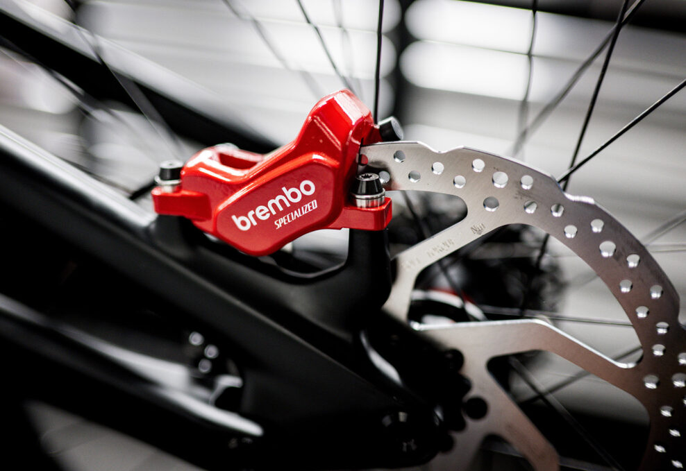 Ikonick&aacute; značka motor&scaron;portu Brembo vstupuje do sveta cyklistiky