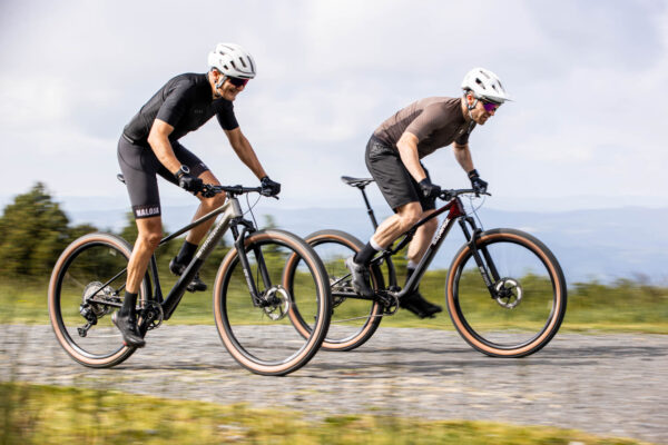 Superior predstavil horsk&eacute; bicykle s bezdr&ocirc;tov&yacute;m raden&iacute;m Shimano Di2