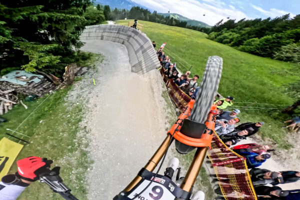  VIDEO ‎| Pozrite si neuveriteľnú víťaznú jazdu Jacksona Goldstona z Leogangu na záberoch z jeho helmy