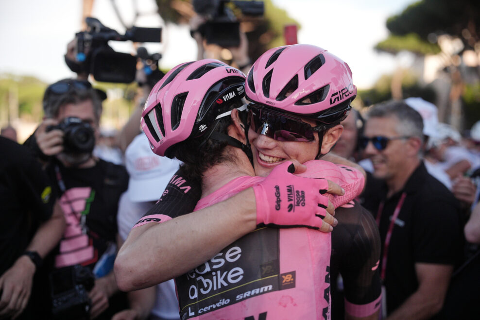 Dokonalý záver Giro d’Italia pre tím Visma. Olav Kooij vyhral poslednú etapu, celkovým víťazom je Simon Yates