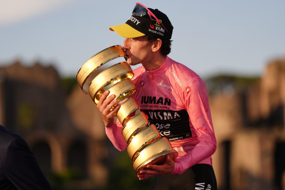 Ako &bdquo;neviditeľn&yacute;&ldquo; Simon Yates vyhral Giro d&rsquo;Italia a jeho dokonal&aacute; pomsta na legend&aacute;rnom Colle delle Finestre