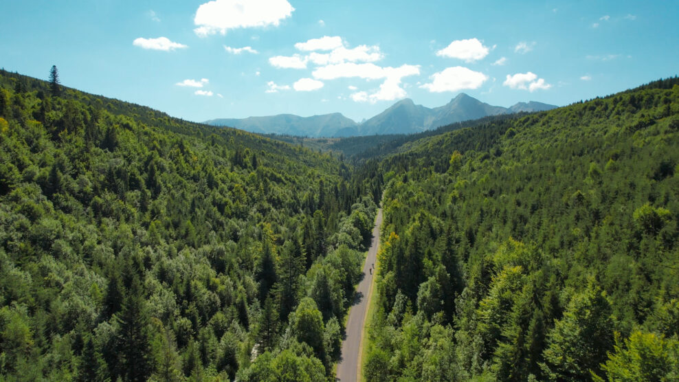 Bike Challenge Bachledka &ndash; Adrenal&iacute;n, v&yacute;zva a panor&aacute;ma Belianskych Tatier