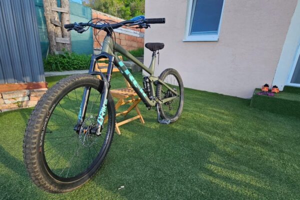 Trek remedy 8 XL, 2023 nový Cena dohodou.