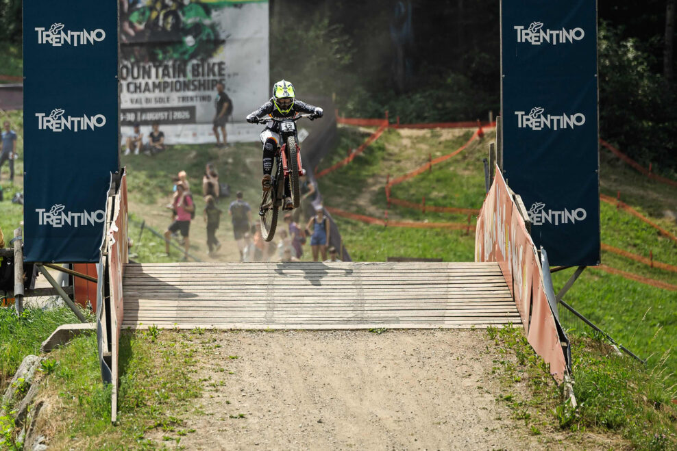 Marine Cabirou sa vo Val di Sole dočkala prvého víťazstva v sezóne