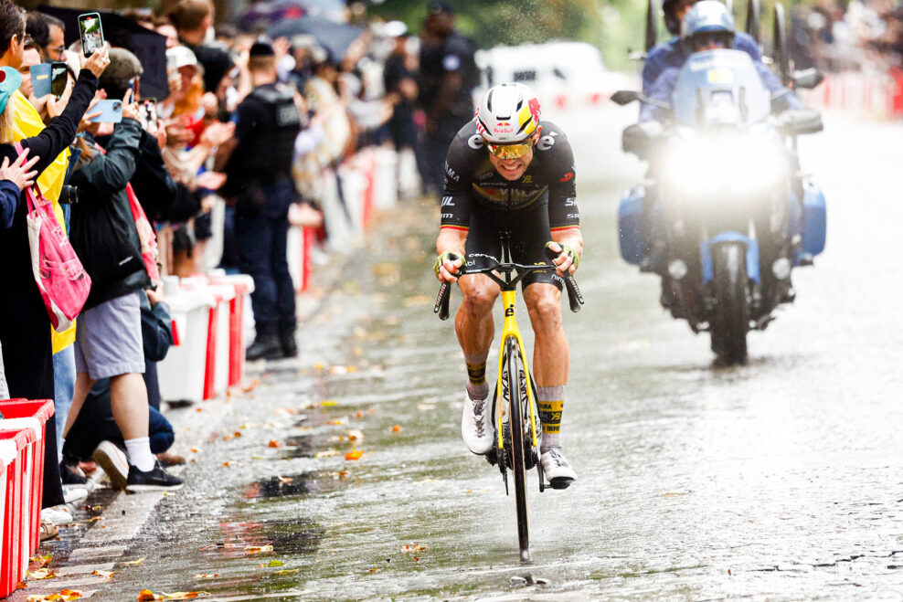 Wout van Aert prezradil jeden detail, ktor&yacute; mu pomohol poraziť Pogačara pri v&iacute;ťazstve na Champs-&Eacute;lys&eacute;es
