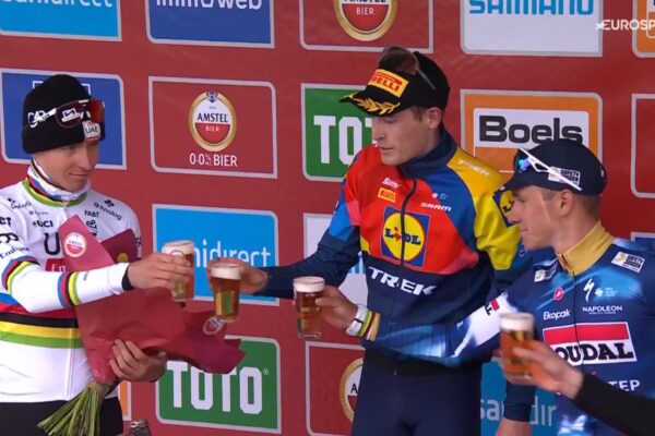 Pijú cyklisti na Tour de France alkohol?