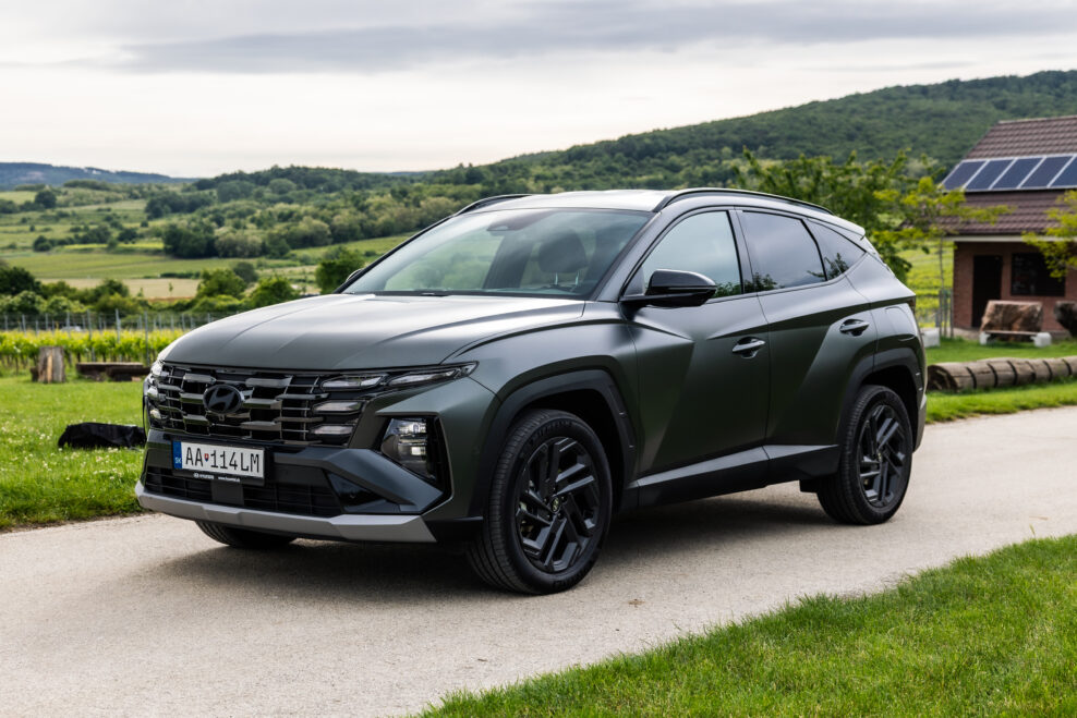 Test: Hyundai Tucson 20th Anniversary HEV 4&times;4  SUV, ktor&eacute; v&aacute;s rozmazn&aacute;va