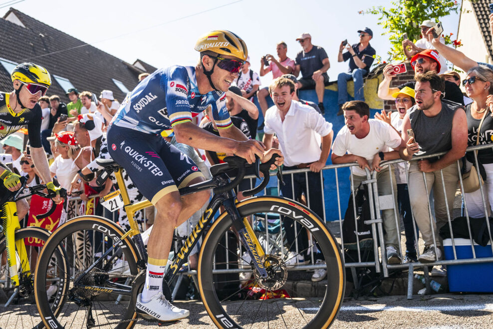 Remco Evenepoel podp&iacute;sal zmluvu s t&iacute;mom Red Bull-Bora-Hansgrohe. Kontrakt so Soudal&ndash;QuickStep ukonč&iacute; predčasne