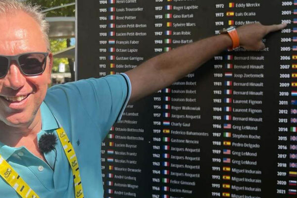 Šéf dopingového systému Lancea Armstronga sa napriek doživotnému zákazu objavil na Tour de France, UCI upozornila organizátora ASO