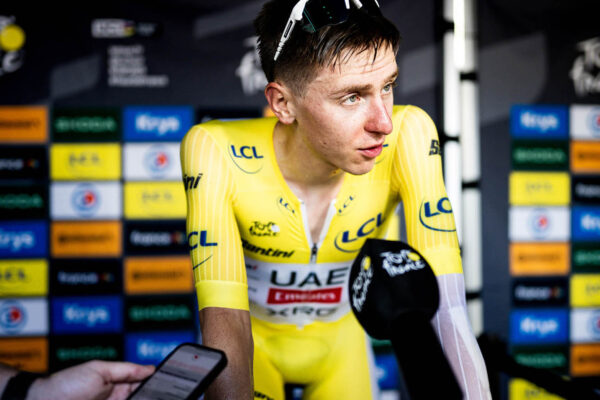 Tadej Pogačar reaguje na kritiku: Nesnažíme sa byť arogantní, len si chceme zjednodušiť cestu k víťazstvu