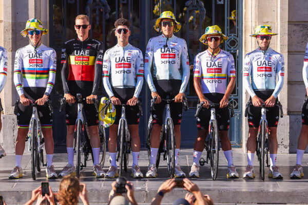 FOTO ‎| Pozrite si portréty a zostavy všetkých 23 tímov, ktoré štartujú na Tour de France 2025