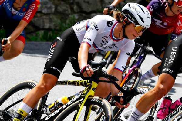 Viktória Chladoňová finišovala po skvelom výkone v skupine favoritiek v druhej etape Giro d’Italia