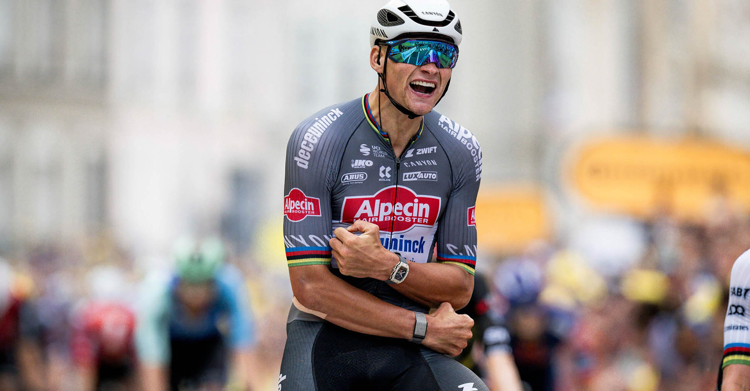 Ide Ni Mathieu Mathieu van der Poel porazil v šprinte Tadeja Pogačara, vyhral druhú ...