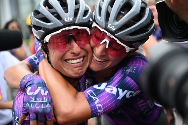 Mavi García z úniku „ukradla“ víťazstvo favoritkám a v 41 rokoch sa stala najstaršou víťazkou na Tour de France Femmes