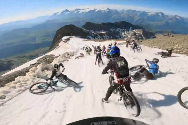 VIDEO ‎| Šialenstvo na Megavalanche z prvej ruky Phila Atwilla