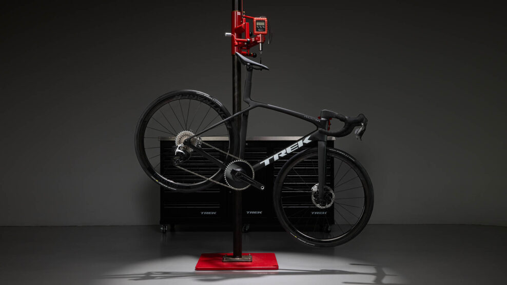 Trek predstavil najľah&scaron;&iacute; Madone v hist&oacute;rii, v&aacute;ži menej než limit stanoven&yacute; UCI