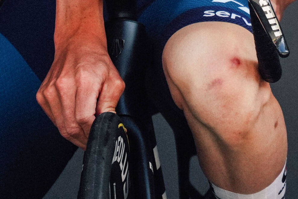 Aký tlak by ste mali mať v plášťoch na cestnom bicykli a ako nájsť rovnováhu medzi komfortom a rýchlosťou?