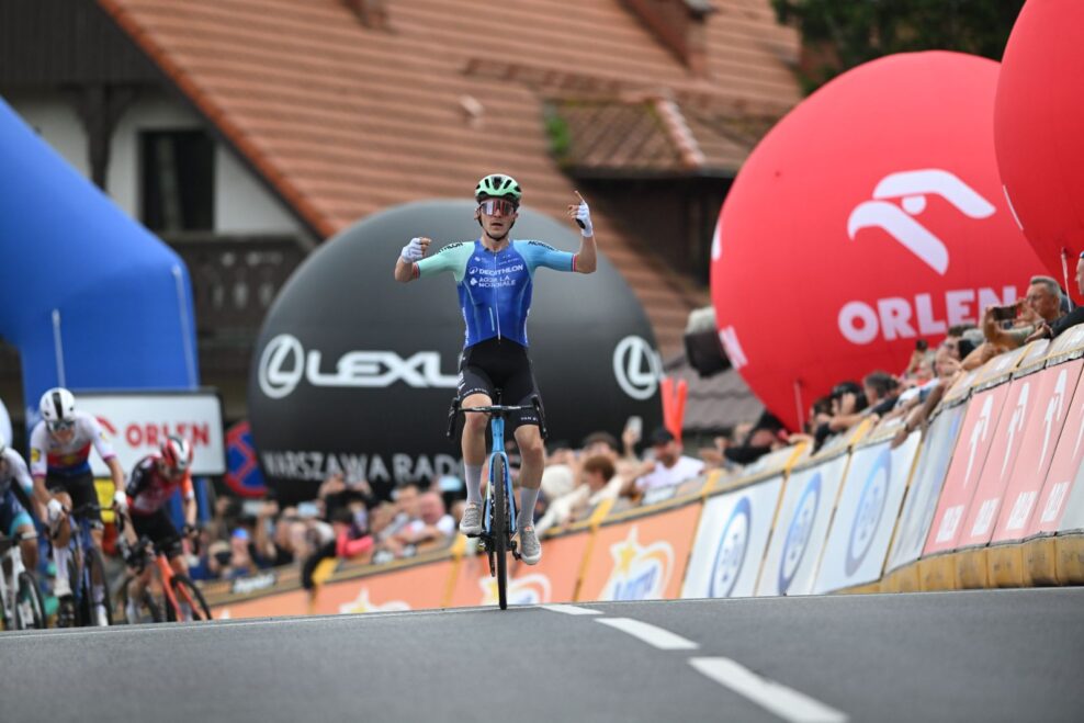 Mathias Vacek nestačil na Paula Lapeiru v dojazde do kopca v druhej etape Okolo Poľska
