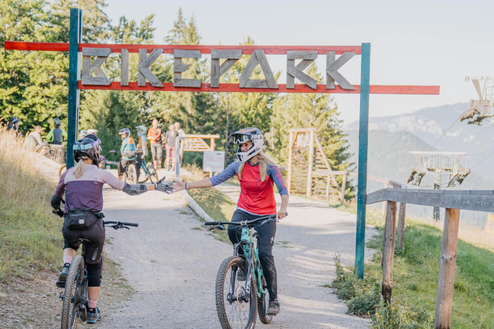 BAJKERKY FEST: V&iacute;kend, ktor&yacute; spoj&iacute; žensk&yacute; MTB svet na Malinom Brde