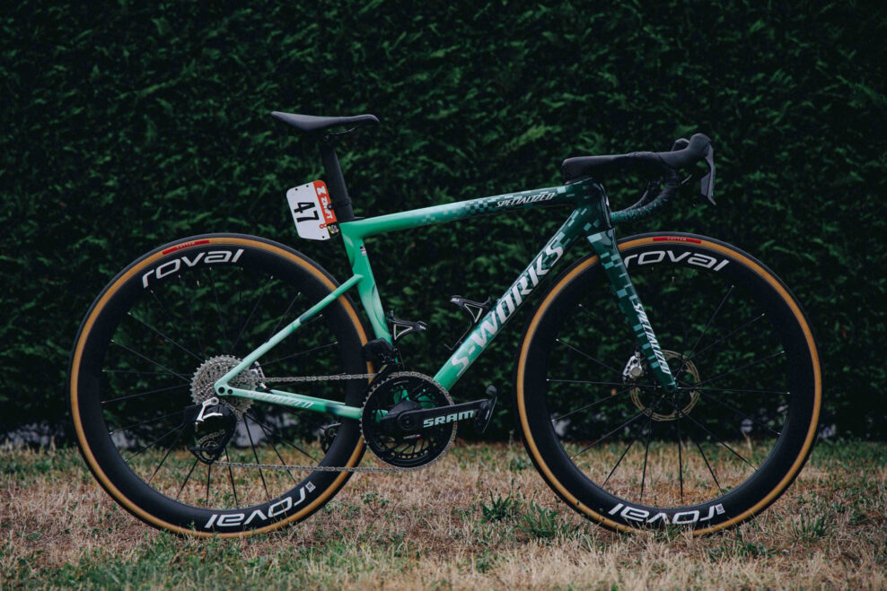 Lorena Wiebes m&aacute; na Tour de France Femmes unik&aacute;tny bicykel v zelen&yacute;ch farb&aacute;ch