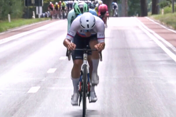 Lukáš Kubiš bol celý deň v úniku, dobehli ho až 2 km pred cieľom. Tim Merlier vyhral štvrtú etapu Renewi Tour