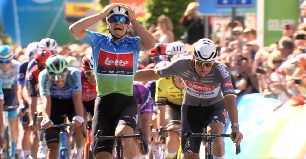 Arnaud De Lie porazil Mathieu van der Poela v z&aacute;verečnej etape a stal sa celkov&yacute;m v&iacute;ťazom Renewi Tour