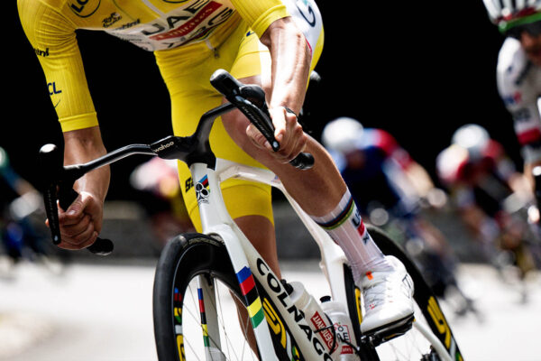 6 pravidiel, ktor&yacute;ch by sa mala UCI zbaviť | V&yacute;&scaron;ka ponožiek, &scaron;&iacute;rka riadidiel, hmotnosť bicyklov aj obmedzenie prevodov