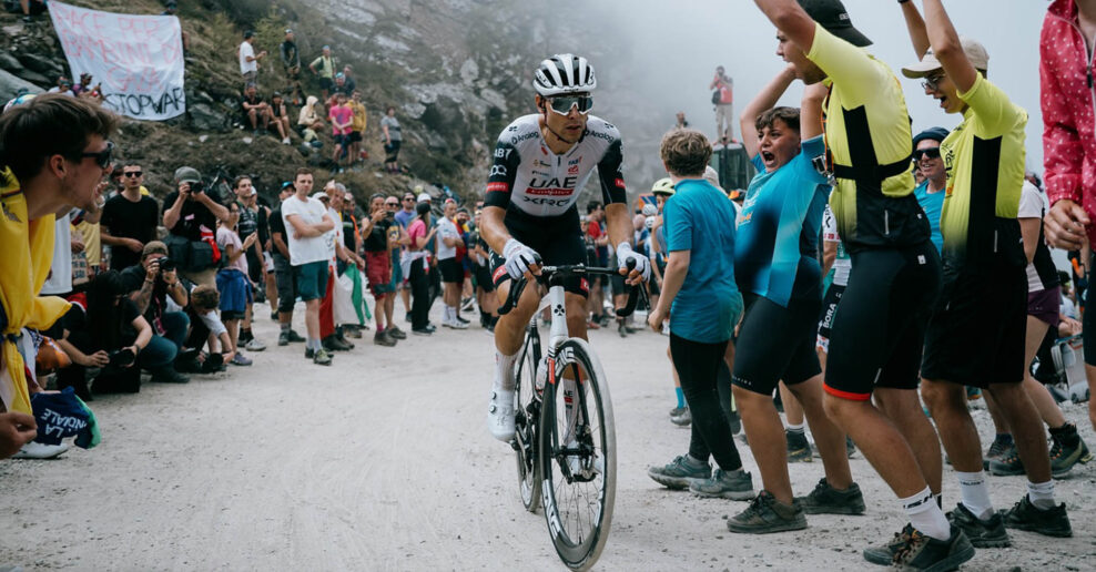 Filippa Baronciniho museli uviesť do umel&eacute;ho sp&aacute;nku po p&aacute;de na pretekoch Okolo Poľska