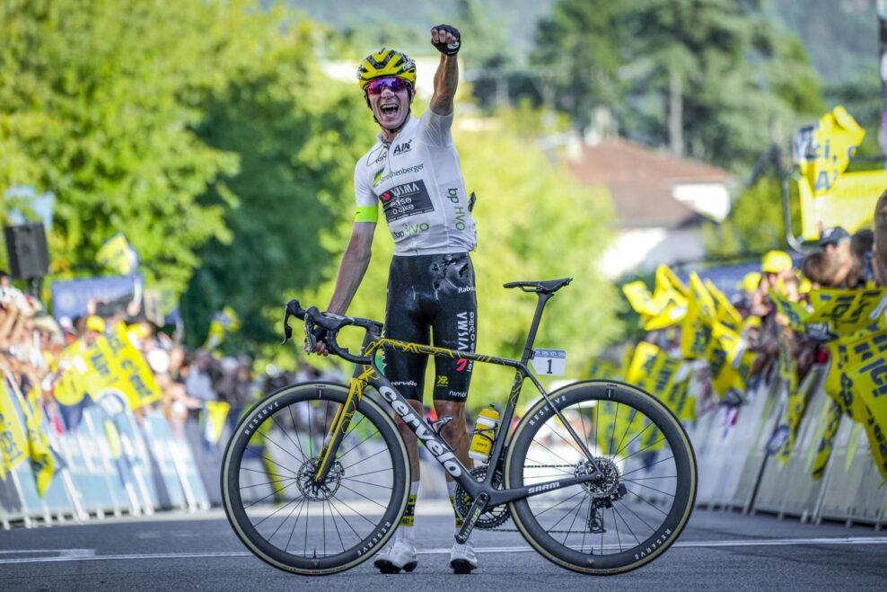 Cian Uijtdebroeks predviedol 50-kilometrov&eacute; v&iacute;ťazn&eacute; s&oacute;lo a na Tour de l&rsquo;Ain vyhral aj celkov&uacute; klasifik&aacute;ciu