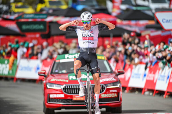 Po n&aacute;ročnom dni sa vr&aacute;til Juan Ayuso vo veľkom &scaron;t&yacute;le a z &uacute;niku vyhral&nbsp; siedmu etapu Vuelta a Espa&ntilde;a