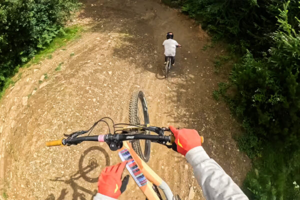 VIDEO | Olly Wilkins sa pokúsil prejsť všetky trate v BikePark Wales za jediný deň