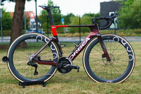 Aero špeciál Arnauda De Lieho: Orbea Orca Aero M10i LTD so špeciálnym mazivom váži 7,89 kg (detaily, špecifikácia)