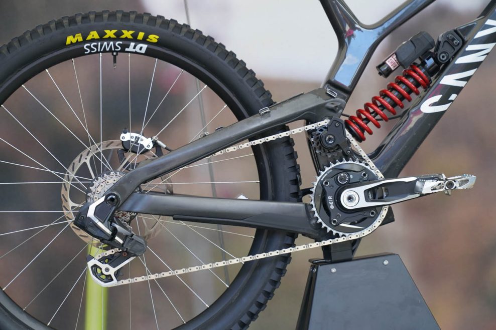 Canyon Sender Troya Brosnana odhalil viacer&eacute; prototypy z dielne Rock Shox a SRAM