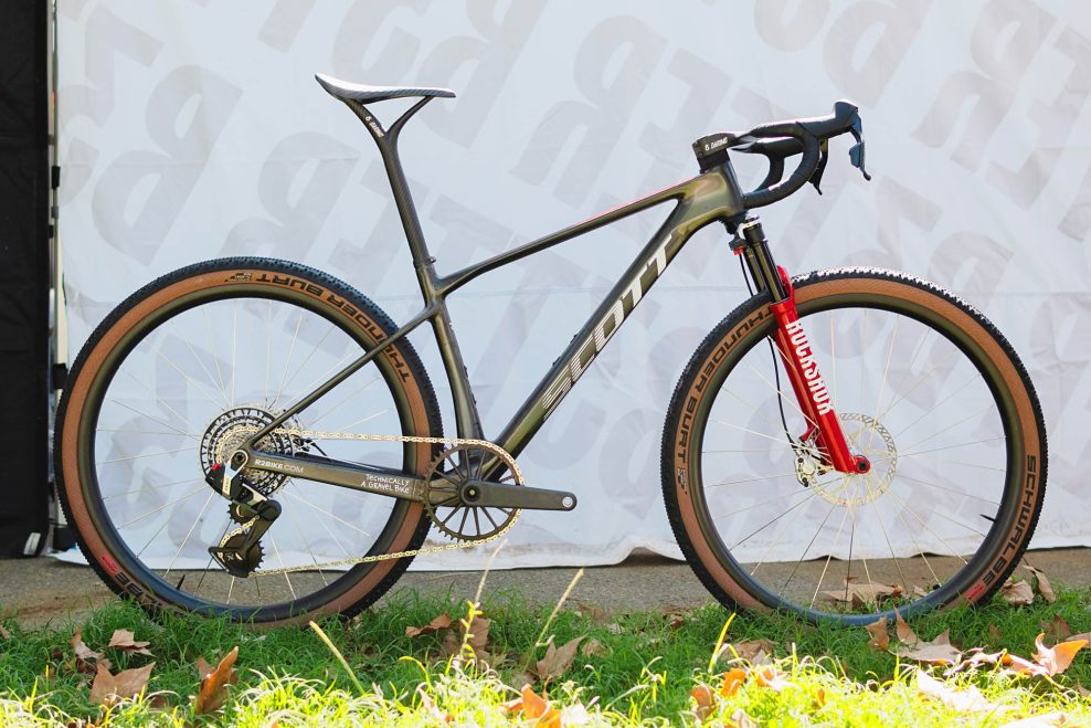 Dangerholm premenil Scott Scale RC SL na jedinečn&yacute; gravel s hmotnosťou len 7,19 kg
