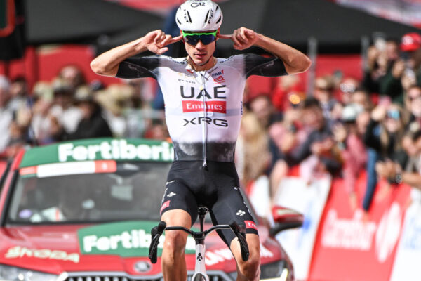 Juan Ayuso predčasne opúšťa tím UAE Emirates pre „odlišné predstavy o vízii“