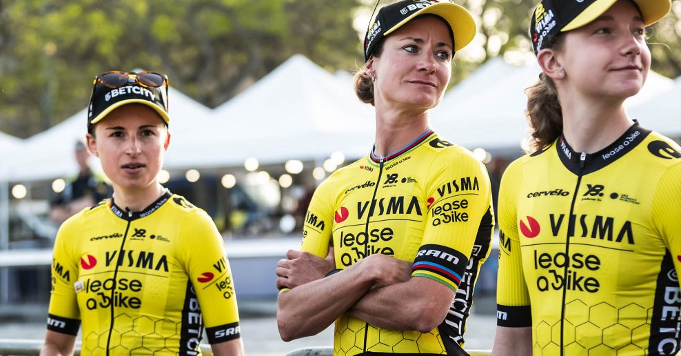 UCI &uacute;dajne hroz&iacute; odobrat&iacute;m WorldTour licenci&iacute; t&iacute;mom Visma, Lidl-Trek a ďal&scaron;&iacute;m trom t&iacute;mom