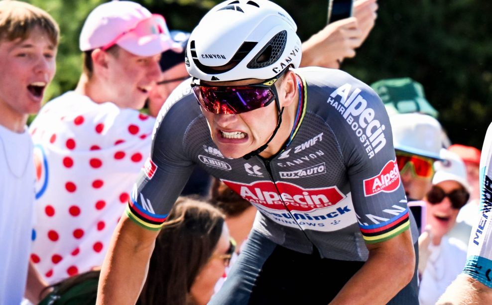 Energetick&eacute; g&eacute;ly a n&aacute;poje ničia va&scaron;e zuby. Ako minimalizovať &scaron;kody a udržať si zdrav&yacute; chrup?