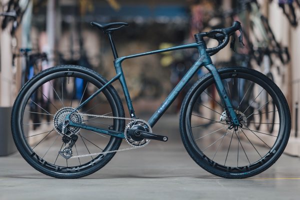 Špecifikácia, ktorá by pri tejto cene nemala existovať. Najnovší gravel Cube Nuroad C:62 SLT je neuveriteľne výhodný