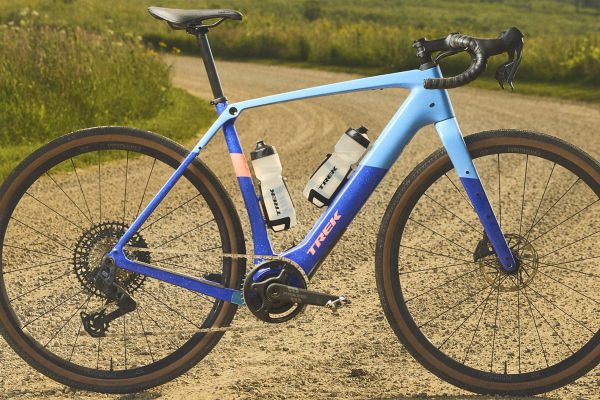 Trek predstavil svoj prvý gravelový elektrobicykel Checkpoint+